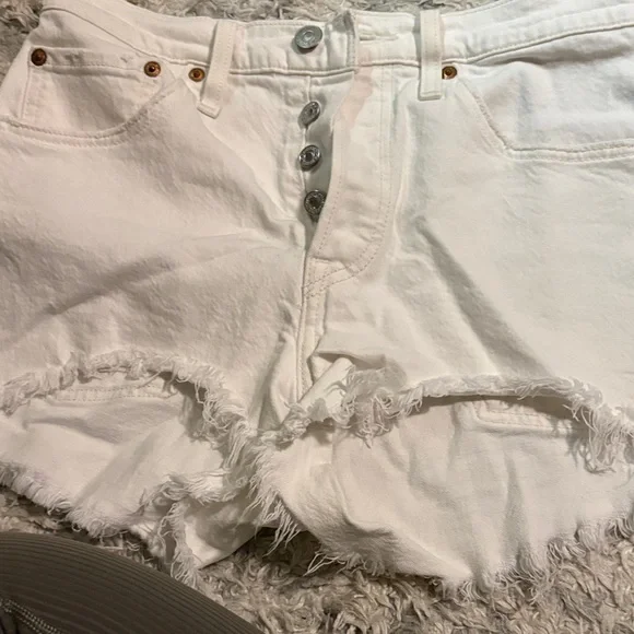 Levi's Women's White Jean Shorts - Picture 2 of 2